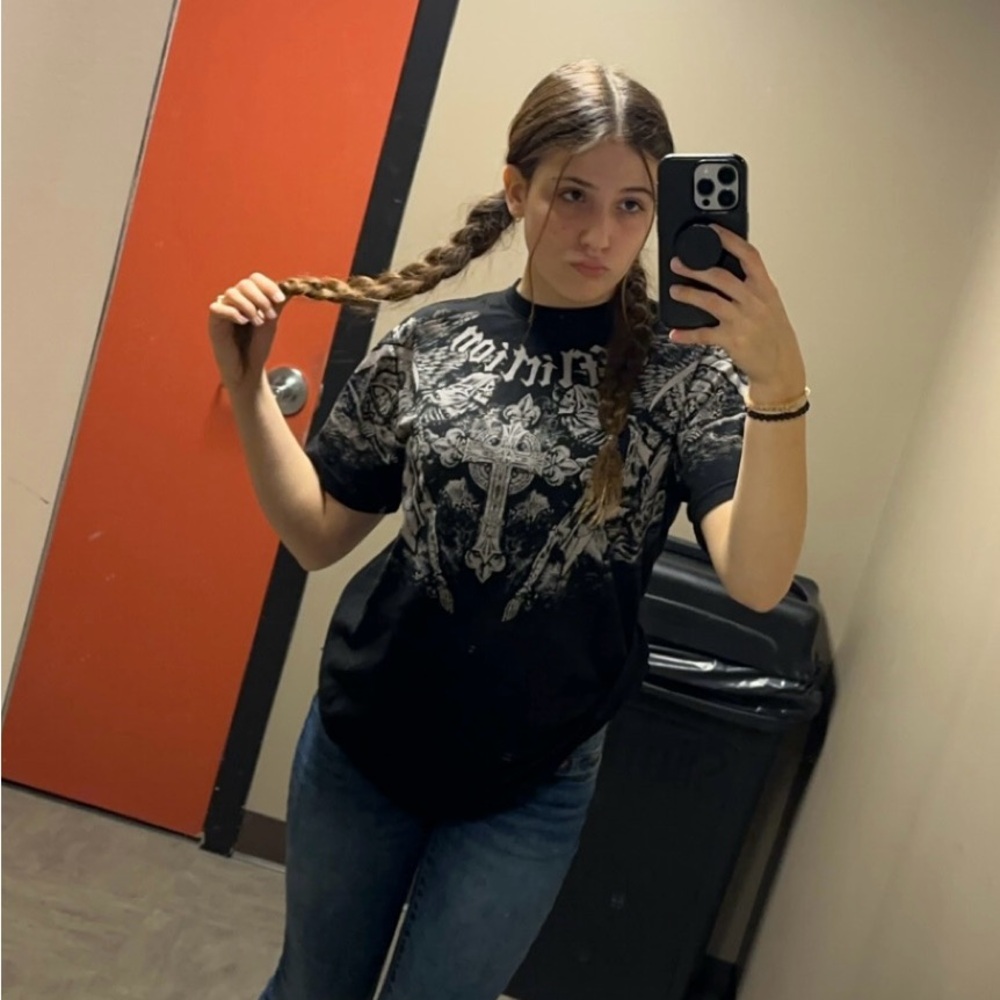 Meet your Posher, Angie